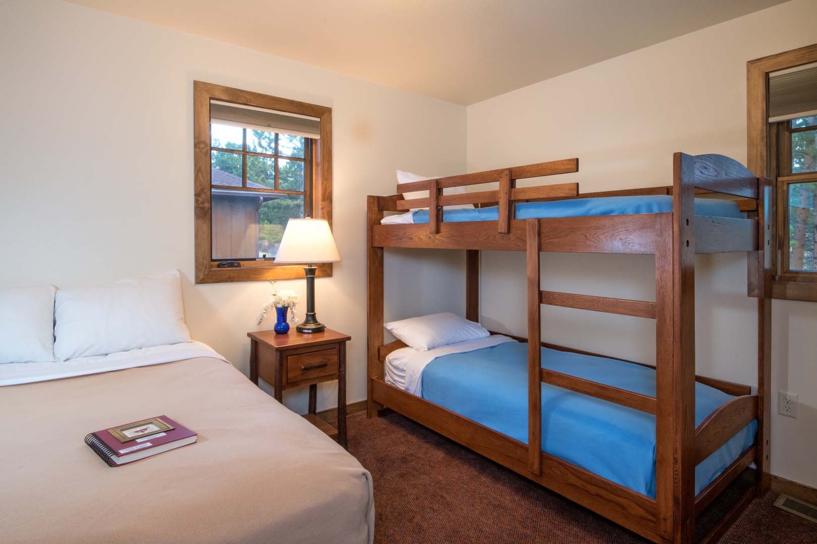 Bunk beds and double bed in Cabin