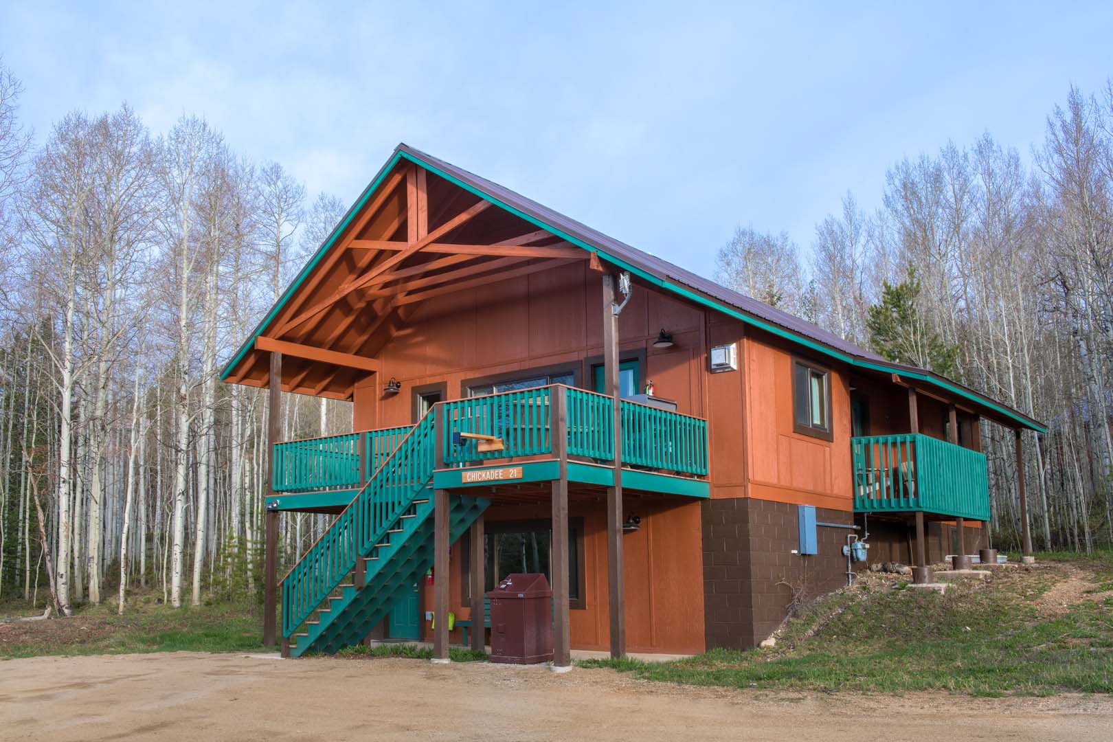 four bedroom Chickadee cabin exterior