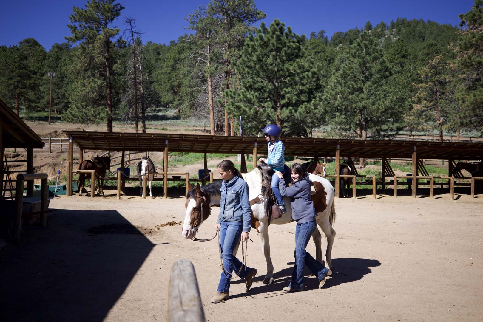 chica a caballo