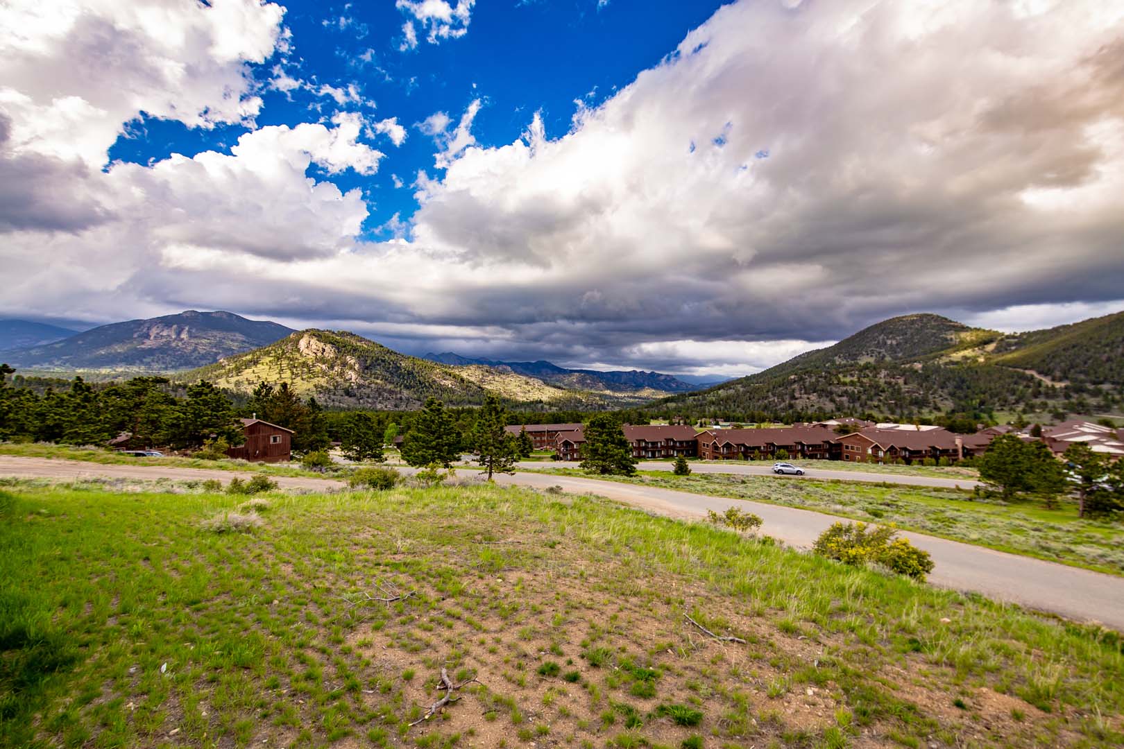 Lodges with mountains in the background